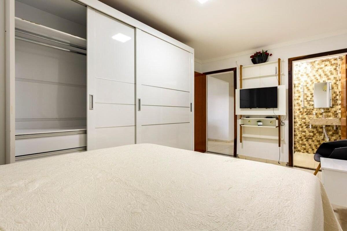 Apartamento Familiar encantador , com estacionamento incluído Brasília Exterior foto