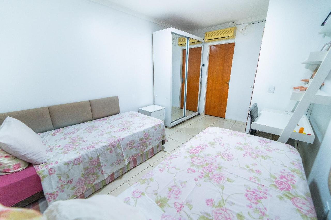 Apartamento Familiar encantador , com estacionamento incluído Brasília Exterior foto